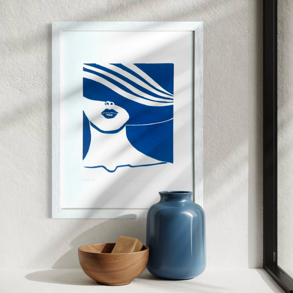 La Charmeuse au Chapeau - Bleu Océan - 30x40 cm