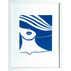 La Charmeuse au Chapeau - Bleu Océan - 30x40 cm
