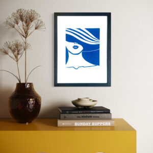La Charmeuse au Chapeau - Bleu Océan - 30x40 cm