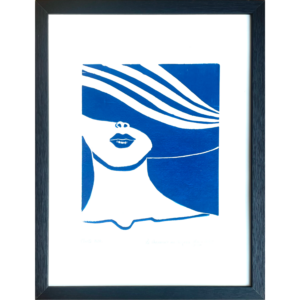La Charmeuse au Chapeau - Bleu Océan - 30x40 cm