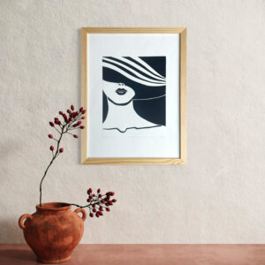 La Charmeuse au Chapeau - Noir Luxe - 30x40 cm